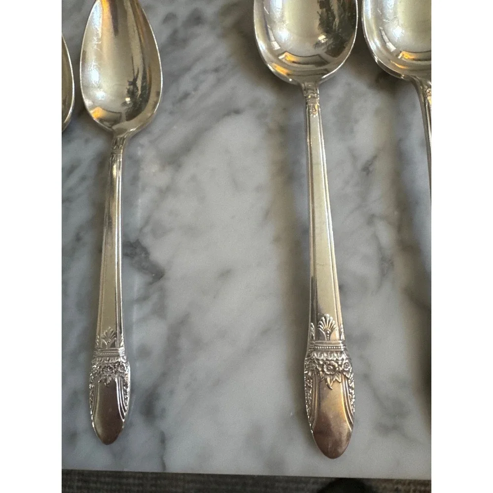 1847 Rogers Bros First Love Silverplate Flatware Set 39 Pieces Floral IS EUC